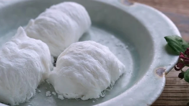 Jiang Xun Qian - Talented Girl That Focuses on the Traditional Cuisine and Crafts