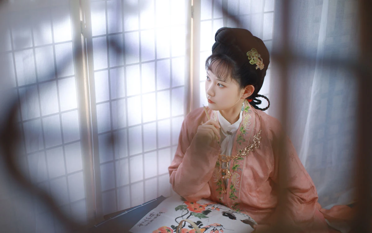 Post-90s Blogger’s Perfect Replica of the Dream of the Red Chamber Makeup