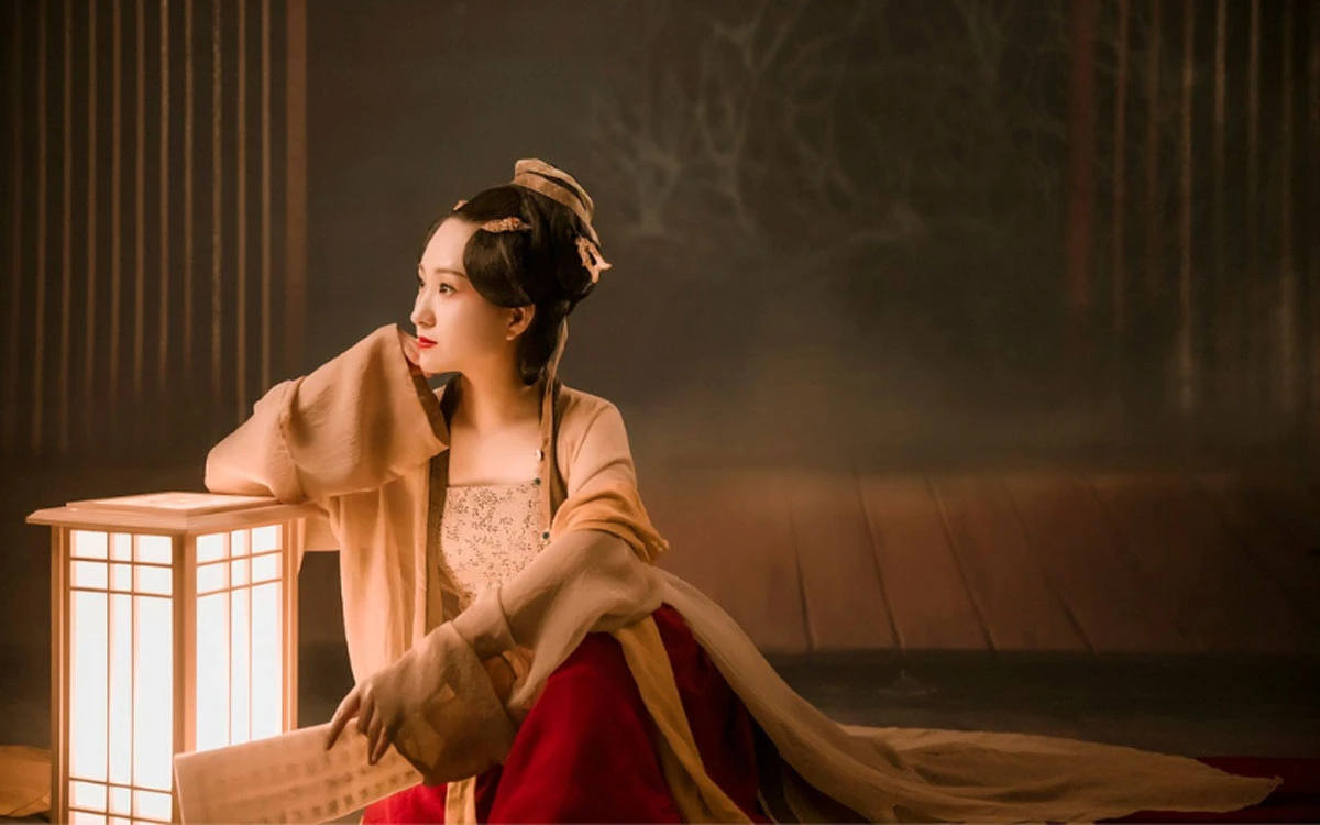Take Photos With Hanfu Easily At Home
