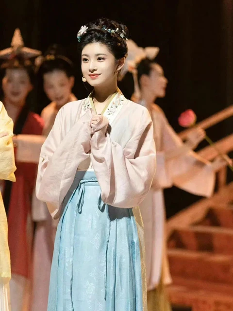 The Mews - Unmissable Hanfu Variety Show that You Should Stream Right Now