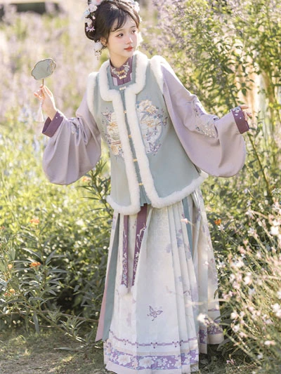 Hanfu Outfit Guide for the Lunar Year of the Rabbit