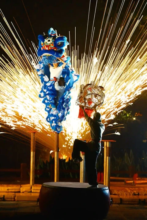 Gorgeous Chinoiserie Costume Transformation - Guarding Everyone's Heroic Dream
