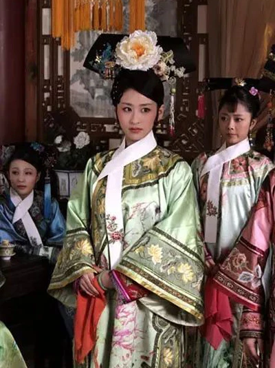 The Art of Cheongsam Collar: An Exploration of the Different Styles and Their Feature