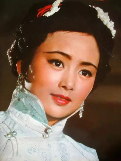 The Art of Cheongsam Collar: An Exploration of the Different Styles and Their Feature