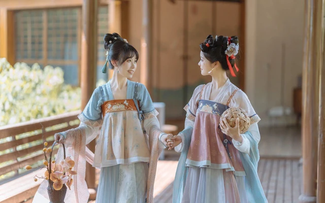 Discovering Ancient China's Spring Excursion: Traditions and Customs