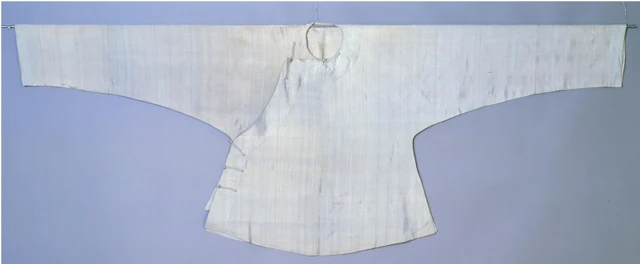 Exploring the Allegory of Chinese Color Theory in Traditional Dress