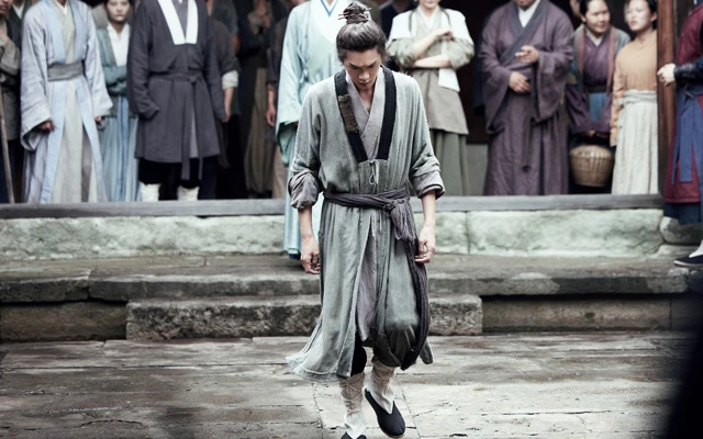 Exploring the Ming Dynasty Hanfu Featured in the Drama Under the Microscope