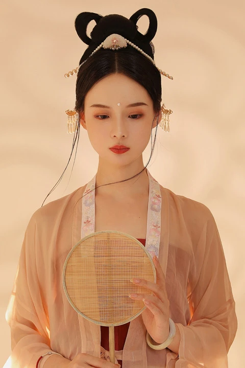 The Allure of Hanfu: An Introduction to the Traditional Dress of China