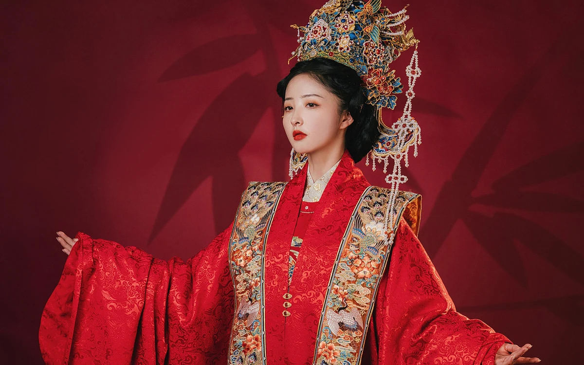 Unveiling the Rich History of Chinese Wedding Attire