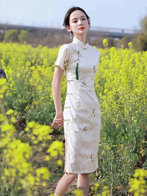 Chinese Cheongsam Lapel Forms: Characteristics and Occasions to Wear Them