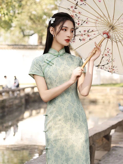 Chinese Cheongsam Lapel Forms: Characteristics and Occasions to Wear Them
