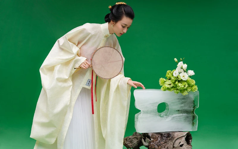 Stunning Hanfu Photography that Transports You into the Glamorous World of Ancient China