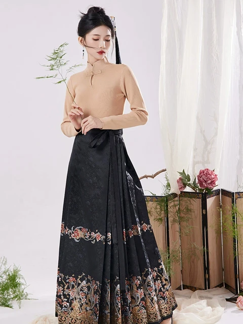 How to Seamlessly Integrate the Mamian Skirt into Your Daily Outfits