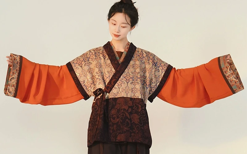 Get the Perfect Winter Hanfu Look with These Mixing and Matching Tips