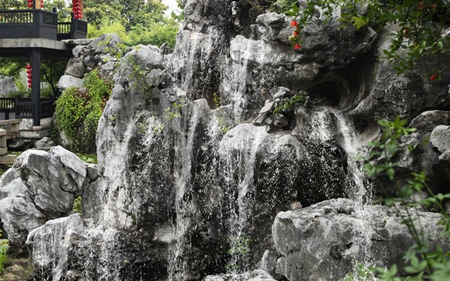 Contrasting the Style and Essence of Chinese Garden in Hangzhou, Suzhou, and Yangzhou