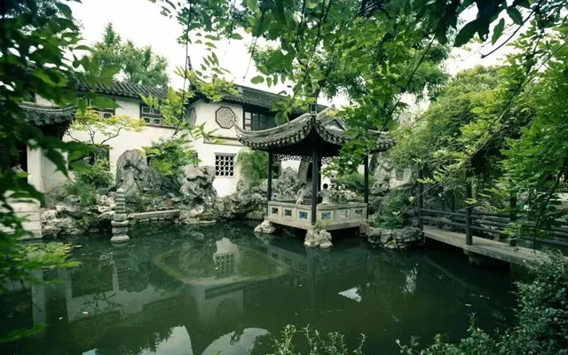 Contrasting the Style and Essence of Chinese Garden in Hangzhou, Suzhou, and Yangzhou