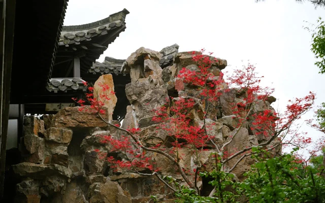 Contrasting the Style and Essence of Chinese Garden in Hangzhou, Suzhou, and Yangzhou