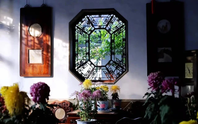 Contrasting the Style and Essence of Chinese Garden in Hangzhou, Suzhou, and Yangzhou