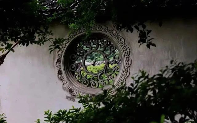Contrasting the Style and Essence of Chinese Garden in Hangzhou, Suzhou, and Yangzhou
