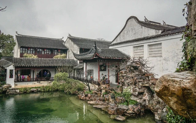 Contrasting the Style and Essence of Chinese Garden in Hangzhou, Suzhou, and Yangzhou