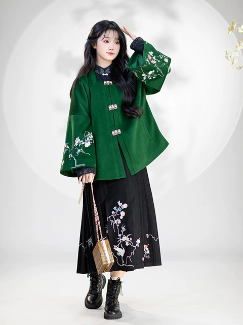 Finding the Perfect Hanfu Mamian Qun: A Guide to Choosing the Right Style for You