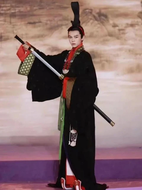 Unveiling the Traditional Hanfu Warring States Robe