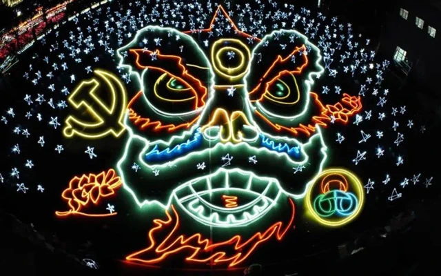 Exploring the Artistry of Wang Sibo - the Pioneer of Chinese Light Painting