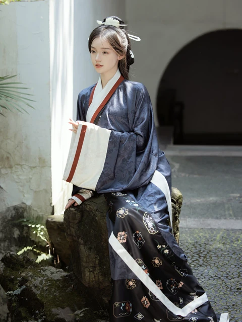 From Dynasties to Daily Wear: The Resurgence of Hanfu Fashion