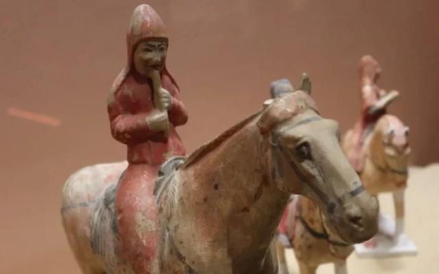 Delving into the Brilliance of Tang Taizong and the Golden Era of Zhenguan in a Modern Exhibition