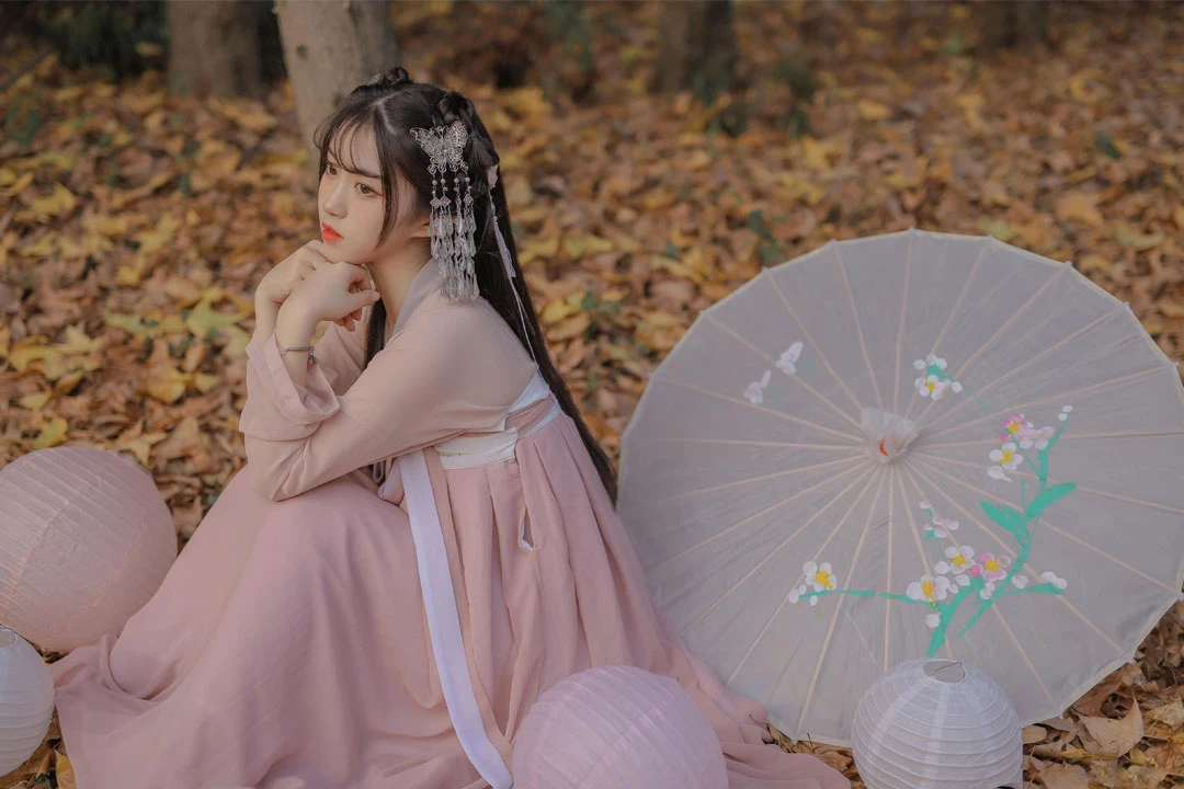 Rediscovering Hanfu: A Cultural Phenomenon in Modern China