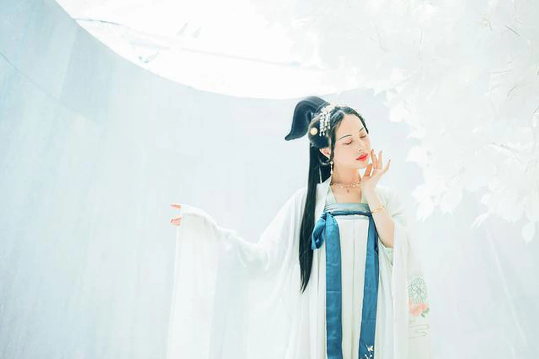 The Rise of Chinese Cultural Fashion