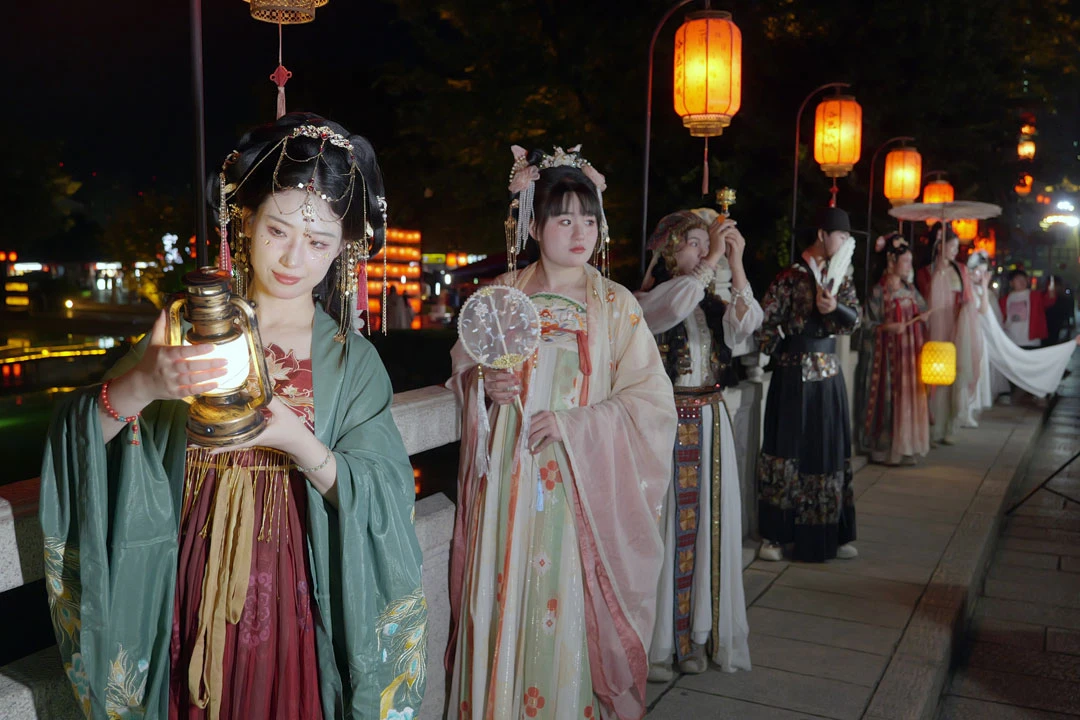 Unveiling the Economic Potential of Hanfu Culture in Luoyang
