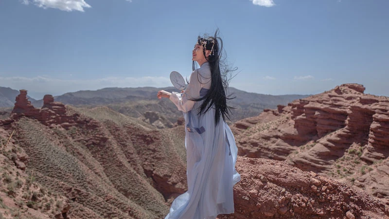 Hanfu in Modern Education Integrating Traditional Attire into School Curriculums 1