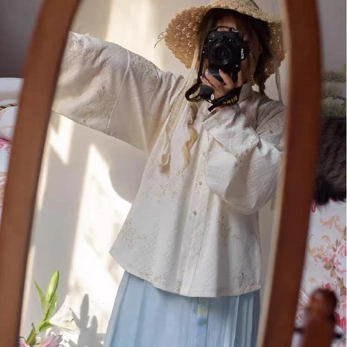 Liling-Shirt-1_1_circle_fWz4t1586
