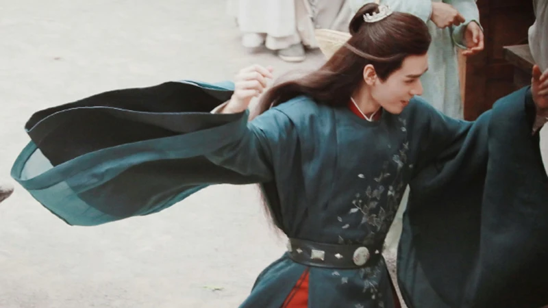 The Over-the-Top Sleeves of Historical Dramas: Style or Inconvenience?