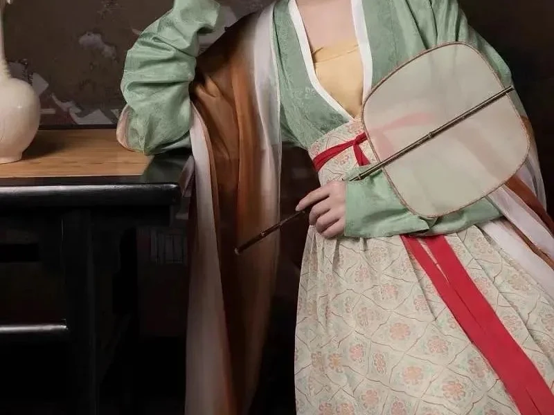 The Timeless Elegance of the Draped Shawl