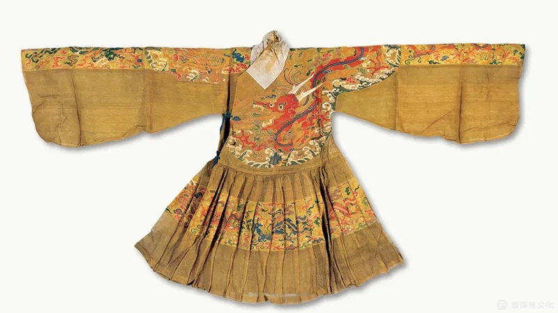 The Unexpected Modern Appeal of Ming Dynasty Fashion