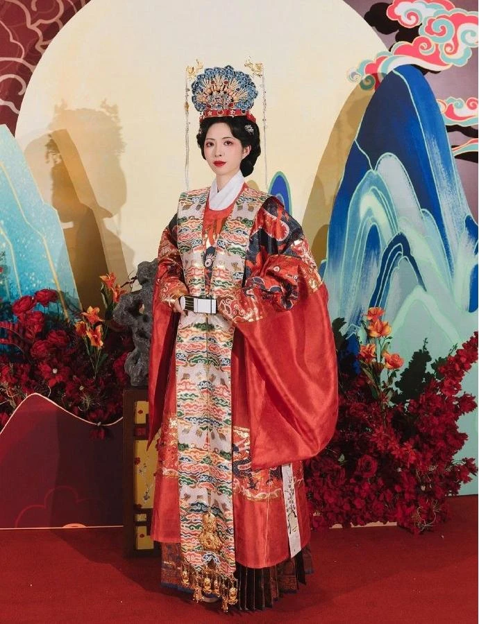 ming-dynasty-hanfu-wedding-2_1_circle_JytR627425