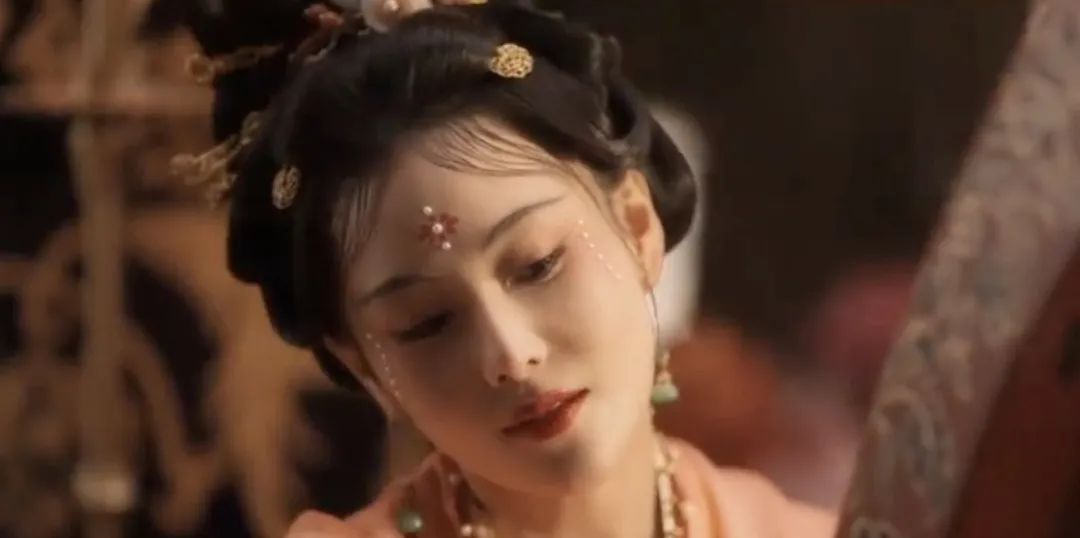 The Trend of Baby Hair Bangs in Historical Dramas