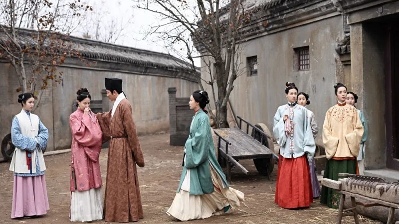 A New Mystery Drama with Surprisingly Mature Romance