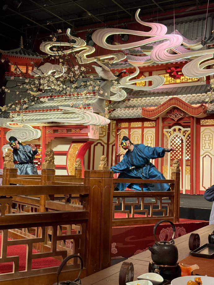 Palace-1_1_circle_m4Y4I4159