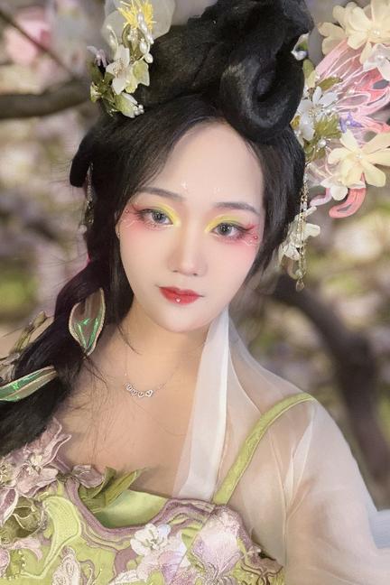 makeup_1_circle_x1brP27307