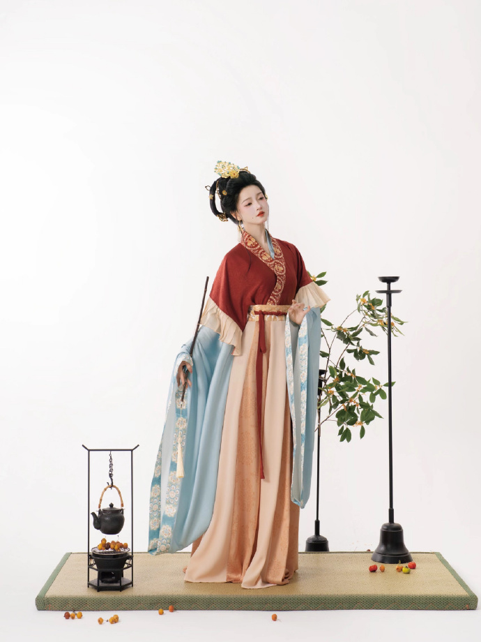 robe-3_1_circle_OVaKI26581