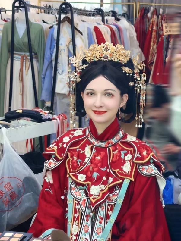 Silk Road Renaissance: Hanfu Fever Sweeps Global Social Media
