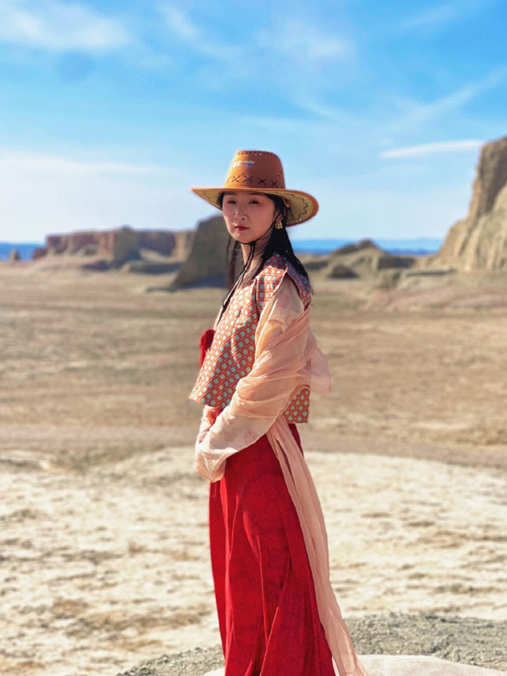 hanfu-to-travel-1_1_circle_k23vB15774