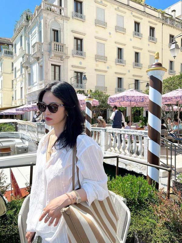 Song Hye-kyo and Liu Tao: Summer Fashion in White