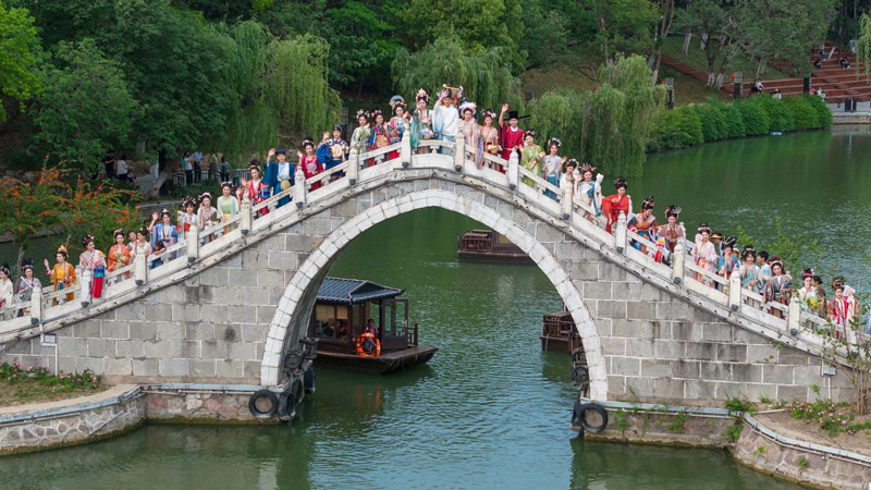 Stunning! When Hanfu Meets Hefei