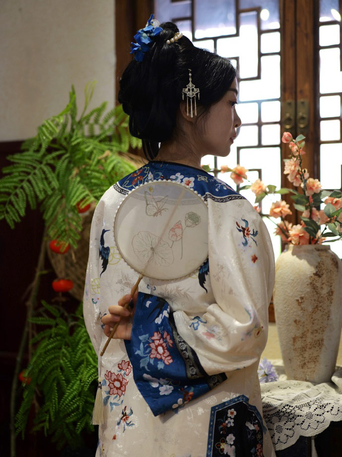 qing-hanfu-2_1_circle_N71rw15168