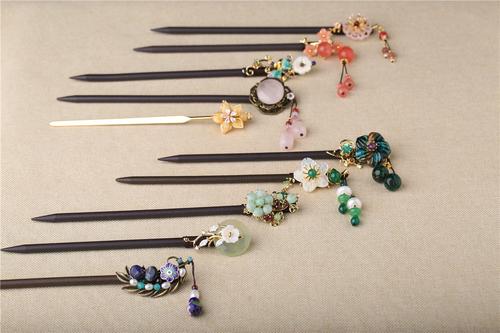 Hairpin and Buyao Crafts Go Viral on Douyin