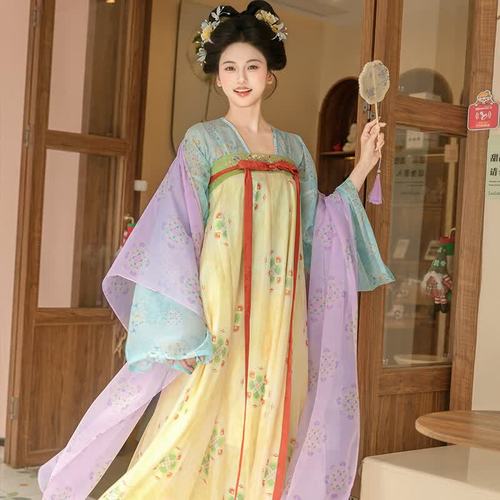 Tang Dynasty Hanfu: A Beginner's Guide